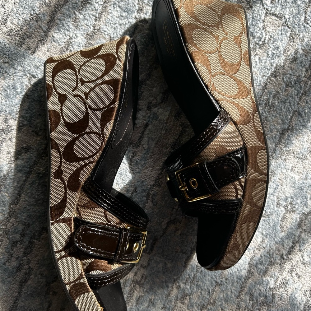 Coach Beige Jacquard Wedges Gold Buckles Brown - Picture 5 of 8